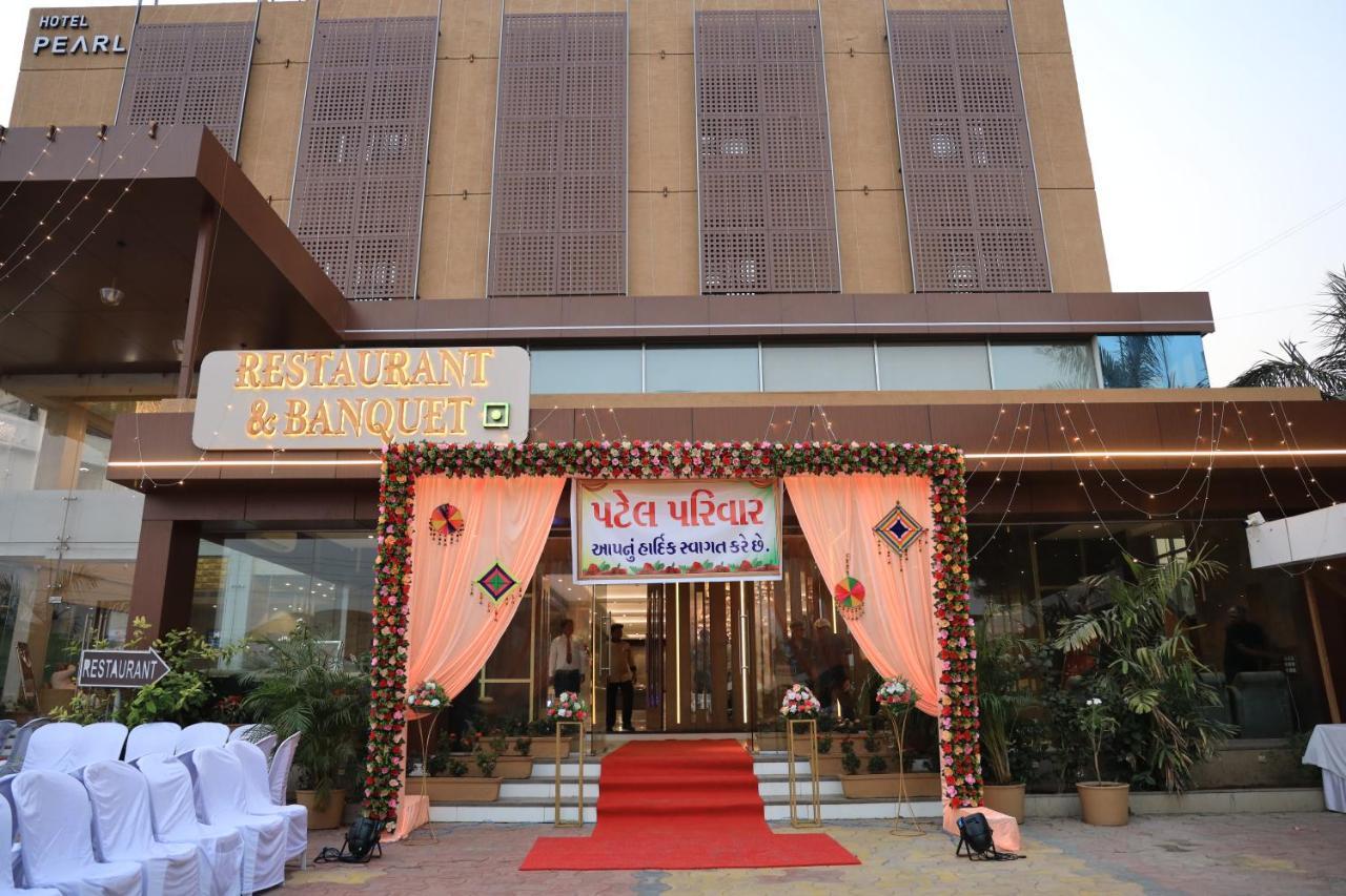 Pearl Hotel & Banquets Ahmadábád Kültér fotó