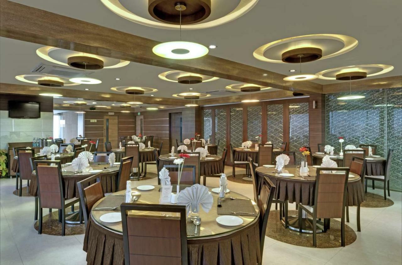 Pearl Hotel & Banquets Ahmadábád Kültér fotó