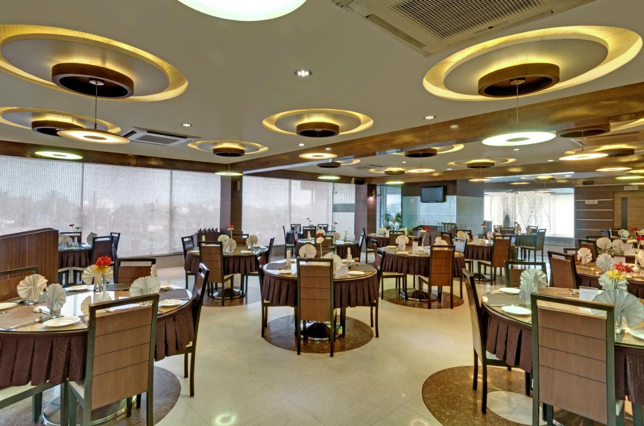 Pearl Hotel & Banquets Ahmadábád Kültér fotó